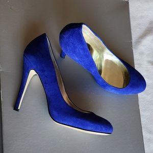 Women suede shoes / Guess / Size 6 / BLUE